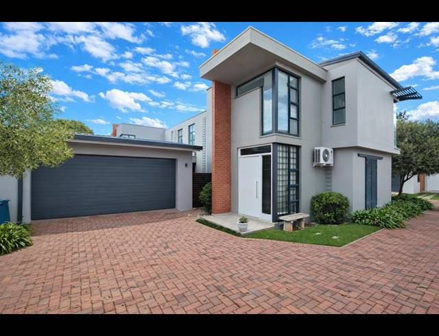 3 BEDROOM PROPERTY TO RENT IN MENLO PARK